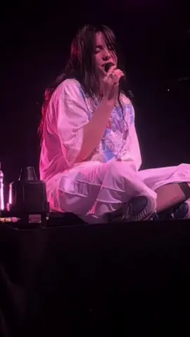 sorry but i hate the new fandom so much @BILLIE EILISH @FINNEAS #billieeilish #billieeilishfan #billieeilishedits #relatable #relate #billiefandom #fandom #hmhas #finneasoconnell #billieeilishconcert #concert #notmyresponsibility 