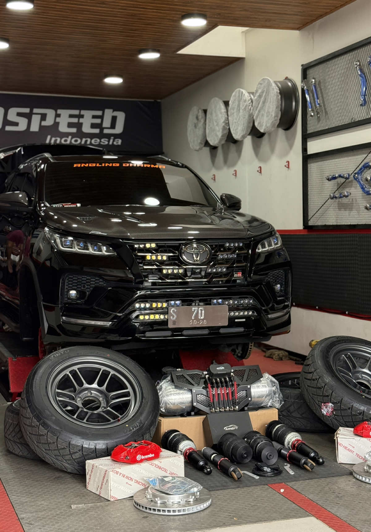 Thanks to @airbft_indonesia   @Godspeed indonesia  #airsuspension #airbft #fyp #diesel #fortunergrsport 