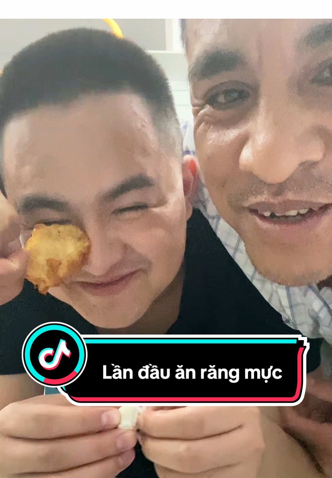 Không ngờ là răng mực cũng ăn được luôn, đặc sản Phan Thiết đó chờiiii 🤩 #cuong10yen #dailyvlog #mukbang #asmr #ancungtiktok #review #rangmuc #PhanThiet 