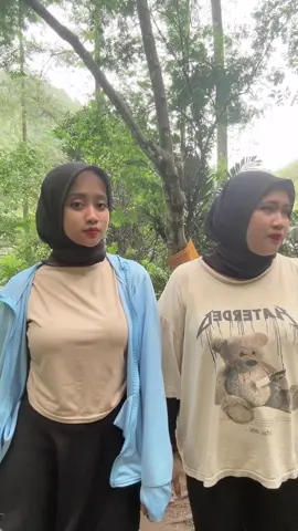 Si tiba-tiba lari #fyp #hijab #foryoupage #viral #dancetiktok 