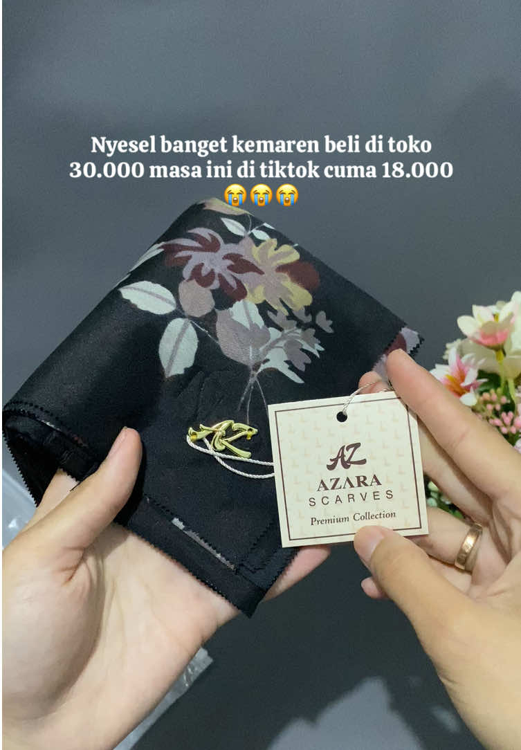 Emang bener ni tiktok harganya kadang ga ngotak 😭😭 #azara #azarascarves #hijabmotif #hijabmurah 