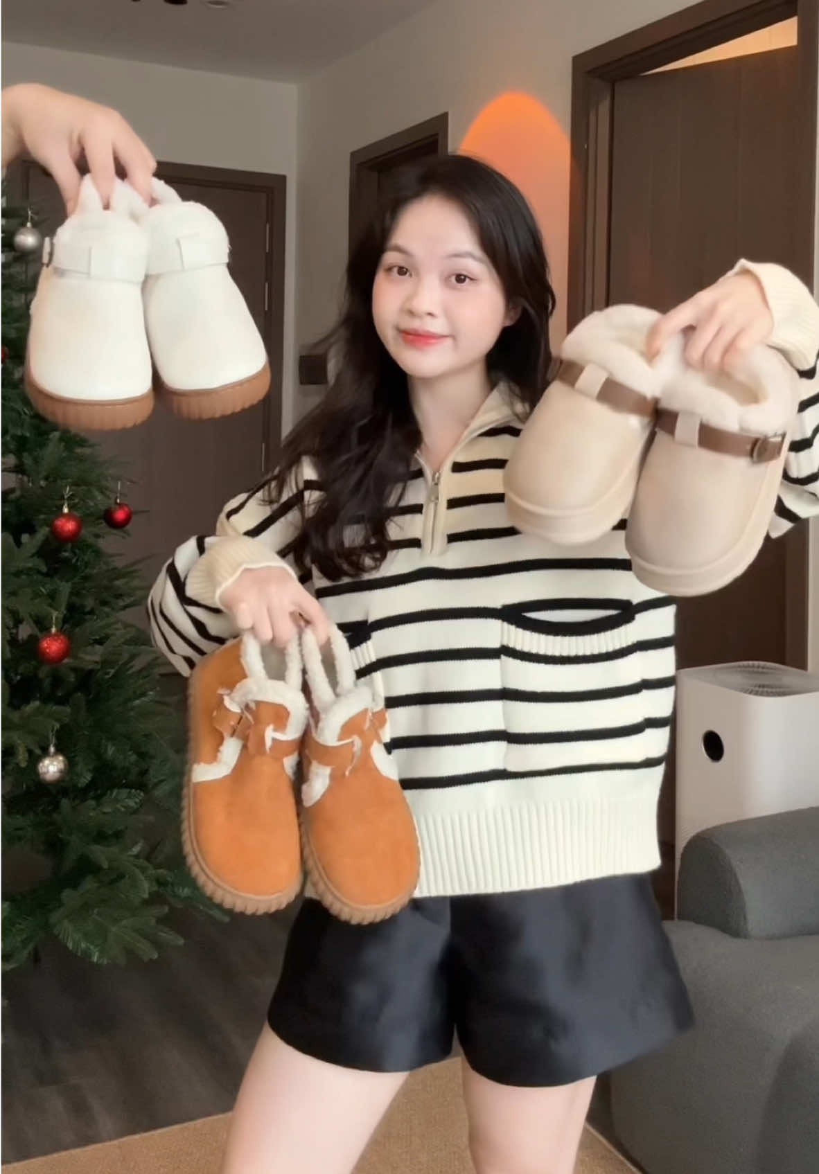 Mang mấy em sục bốt lông này thì không biết lạnh là gì luôn, mà nó còn xinh nữa✨❄️#huongtranreview 