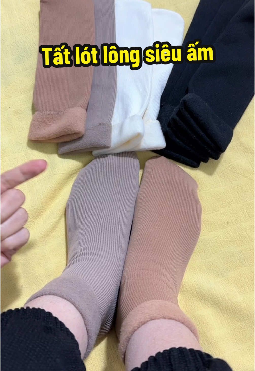 Tất lót lông siêu ấm, lạnh thế này ko mua là tiếc lắm #tat #tatlotlong #tatgiuam #tatday #tatlotlongcuu #xuhuong #tatcocao #thichriviu08 