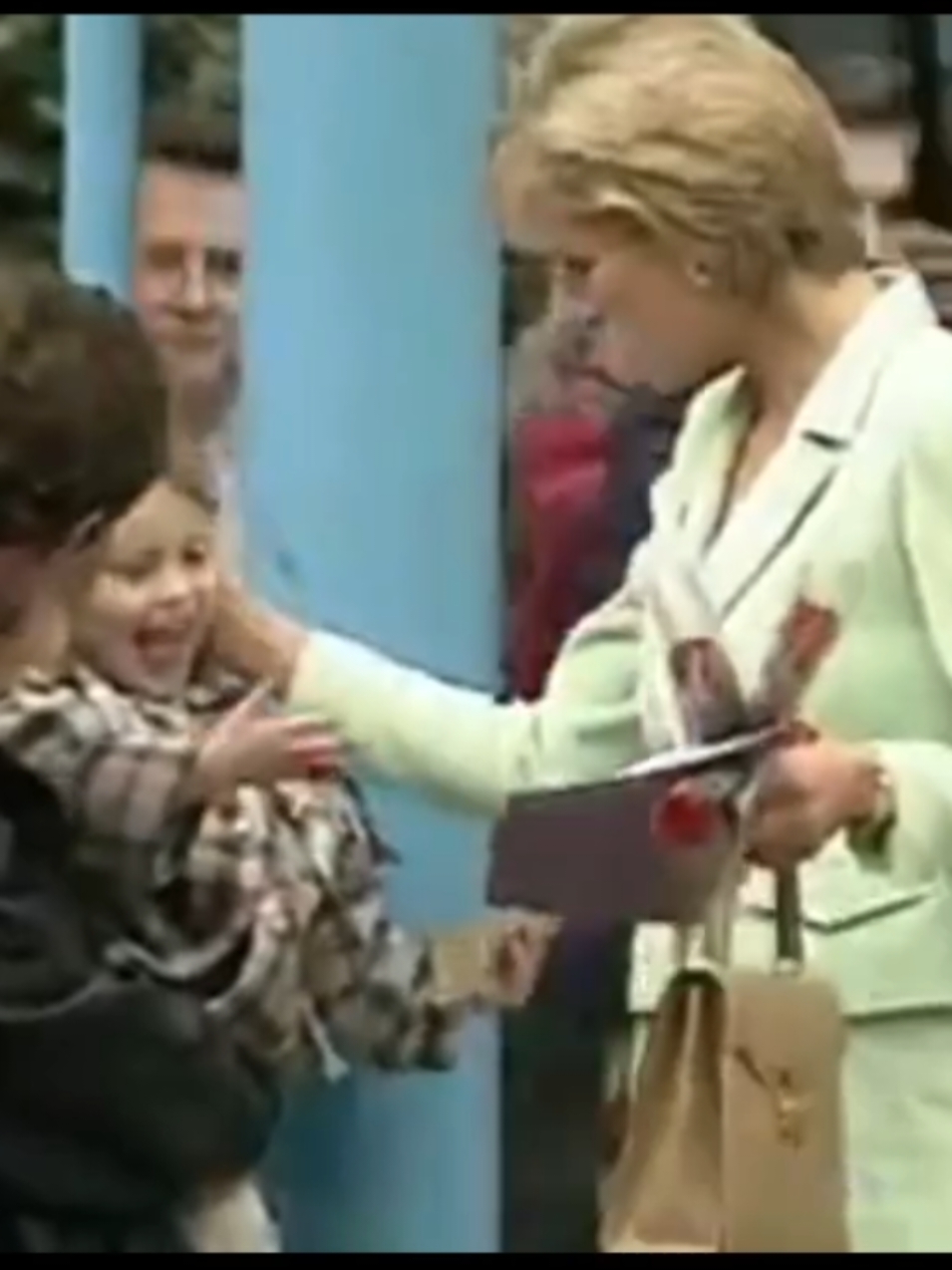 ✨✨🤍🤍 #theroyalfamily #princessdiana #dianaspencer #camillaparkerbowles #fyp #thebritishroyalfamily #queenelizabeth #katemiddleton #princessofwales 