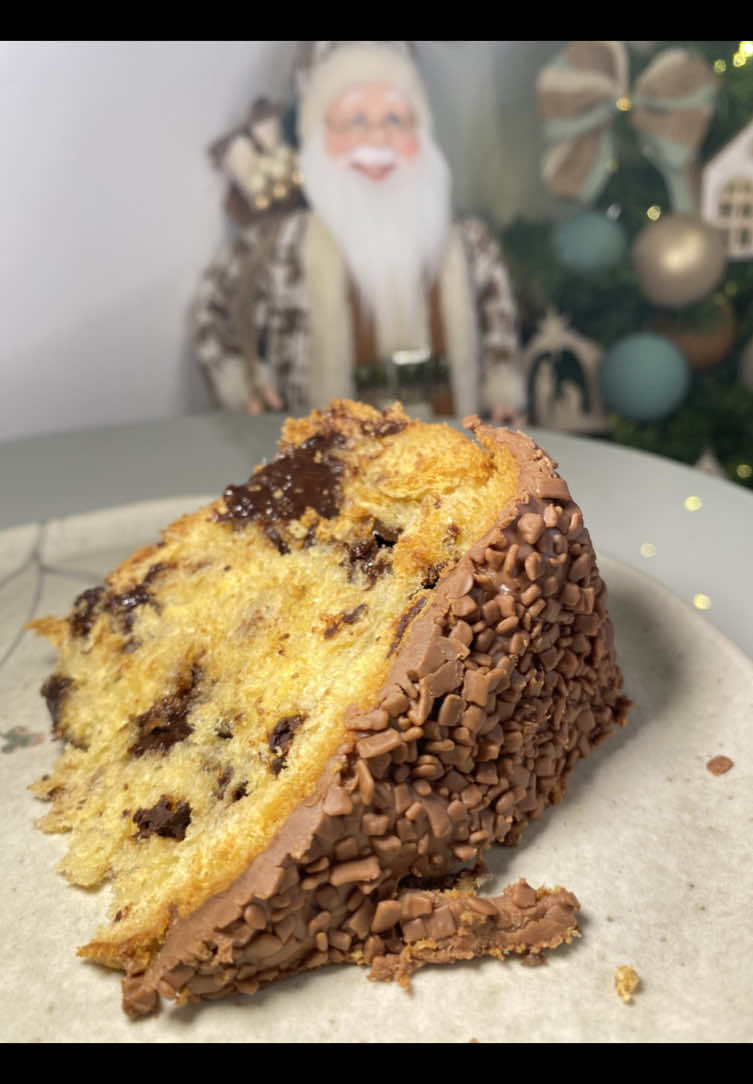 Panetone Lindt Creme de avelã com gotas de chocolate 1kg Sera que vale a pena? A gente garante que sim!  #panetone #chocolatelindt #lindt #chocotone #valeapena #provandoprodutos #natal 