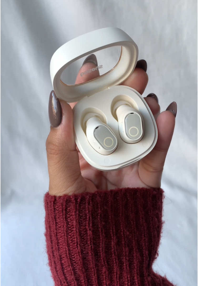 grabe yung quality ng sound!! walang halong eme 😩💫 #wirelessearbuds #earbuds #noisecancelling #bluetoothearphone #fyp #trending #viral 