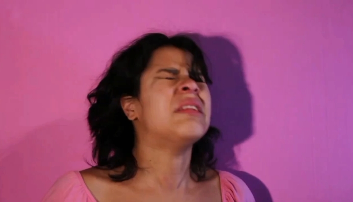 sneeze allergy girl #sneeze #allergies #girl #rapidsneeze #strong #noseblowing #tissue 