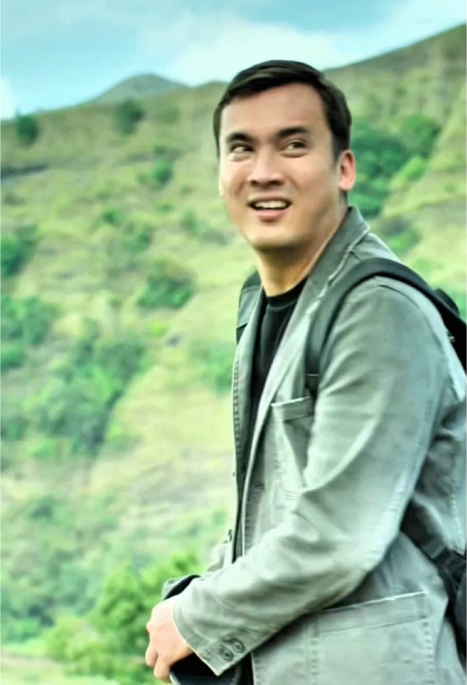 PRE-OFFICIAL TRAILER FILM SOLATA RILIS JANUARI 2025 Setelah merilis pre-official poster film SOLATA [Teman Adalah Keluarga Yang Kita Pilih] beberapa waktu lalu, bulan depan kami akan merilis pre-official trailer. Untuk pertama kalinya kita akan melihat akting dari @Rendy Kjaernett, @Fail Firmansyah, @Ayu Siramba, @Harsya Subandrio, @Rcl Natasyaa, @Ratu Kodong Shop, @Salma Margareth dan @rayapadang32 dalam adegan film. Siapa yang sudah tak sabar melihat akting mereka dalam film utuh di layar besar? #filmindonesia #filmindonesia🎬 #filmnasional #solata #solatathemovie #indonesiasinemapersada #ichwanpersada #toraja #torajasulawesiselatan #torajanese #torajautara #torajamaelo #torajatiktok #torajahits #torajapride🏝️💥 