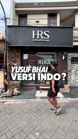 BISA AKU SEBUT INI ADALAH YUSUF BHAI VERSI INDONESIA✨  Salah satu toko INSPIRED PERFUME yang gak pernah sepi pengunjung di Surabaya. Punya lebih dari 2.000 jenis aroma parfum. Penasaran? tonton videonya sampai habis❤️ #parfum #inspiredperfume #surabaya #placetogo #placetovisit #heroesperfumesuroboyo 
