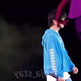 «there is such emptiness in his gaze when he looks at jisung» 💔 #hanjisung #minsung #leeknow 