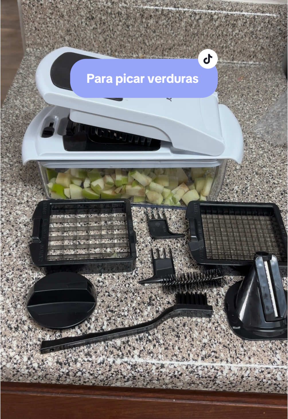 Es muy practica y viral esta picadora de vejetales #vejetales #picadoradeverduras #fullstar #picadorplus  #ankerambassador #sweetfurniturepicks #emircey #regalosdenavidad #navidad #CapCut 