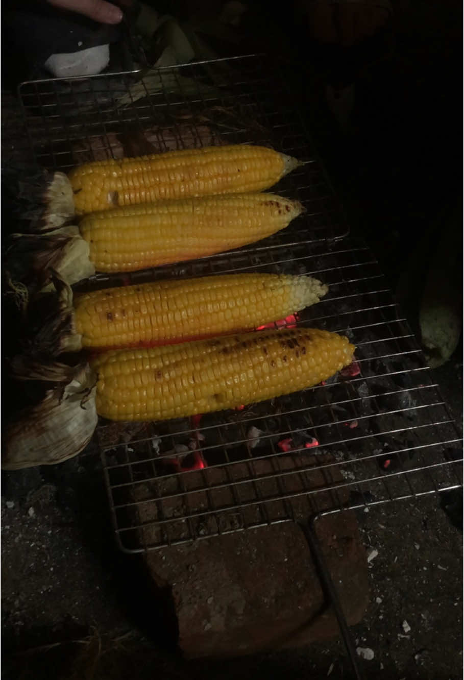 Một chút ngô nướng ngày đông…. #viral #fyp #viral 