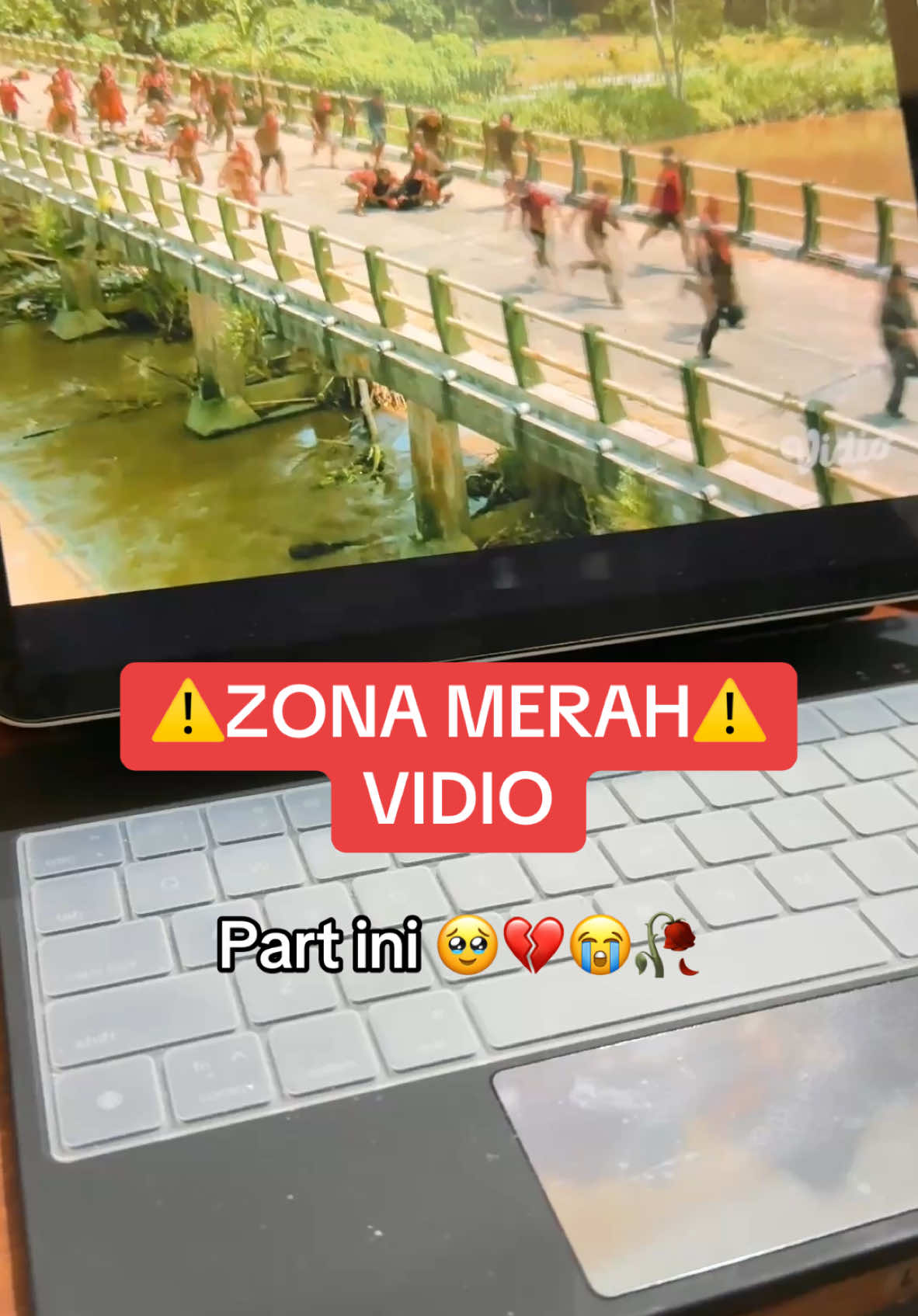 Dari Episode 1 udah Seruu bangettt!! #TiktokTainment #BahasTontonan #RekomendasiFilm #ZonaMerah #Vidio #entertainment 