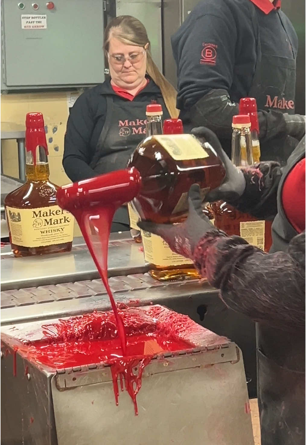 “Slam Dunk” for the win! This bottle is my spirit animal! @Maker’s Mark tour has so many cool parts to it. Every bottle is dipped by hand so no two bottles wax are the same.  #whiskey #makersmark #slamdunk #wax #epic #bourbonfinds #memories #dip #tour #kentucky #kentuckybourbontrail 