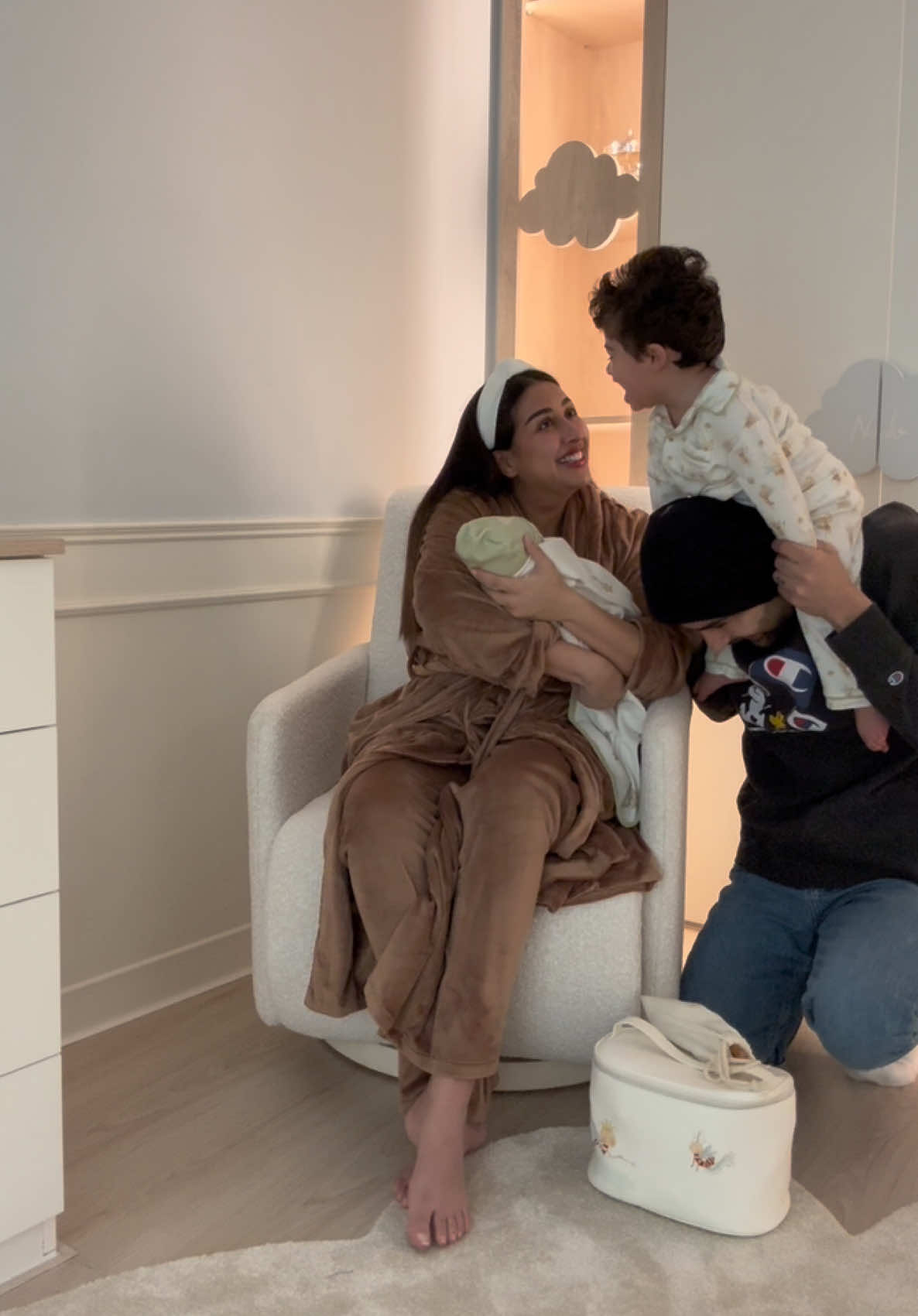 اللهم بارك لي في ما وهبتني 🩵 استودعتكم الله 🩵🌎 #فرح_الهادي #عقيل_الرئيسي #ادم_الرئيسي #نوح_الرئيسي #عائلتي #family 