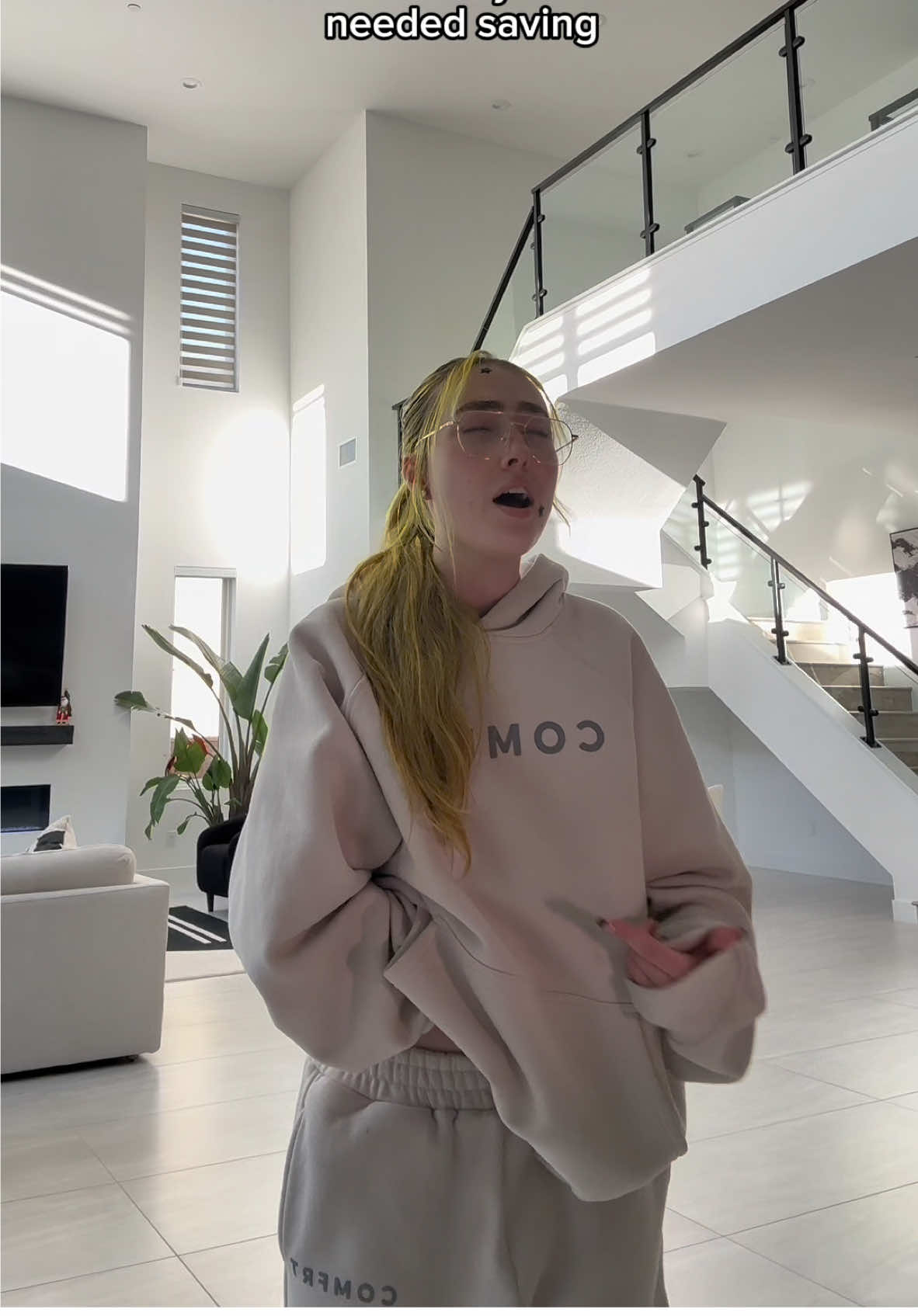 ignore the slippers plz & thank u #stay #coversong #singing 