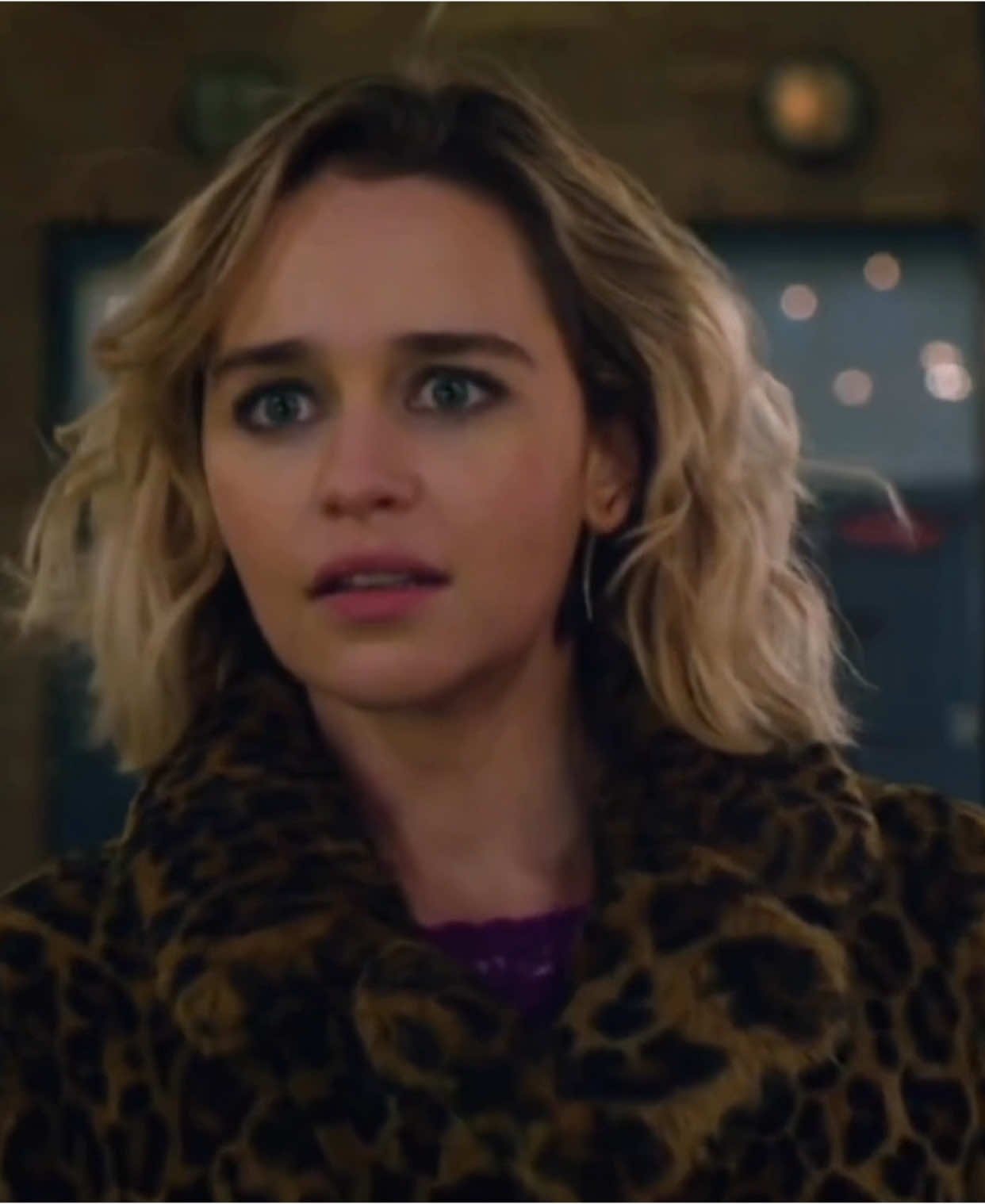 ضايع العقل من دونوو !! #ايميليا_كلارك #emiliaclarke #lastchristmas 
