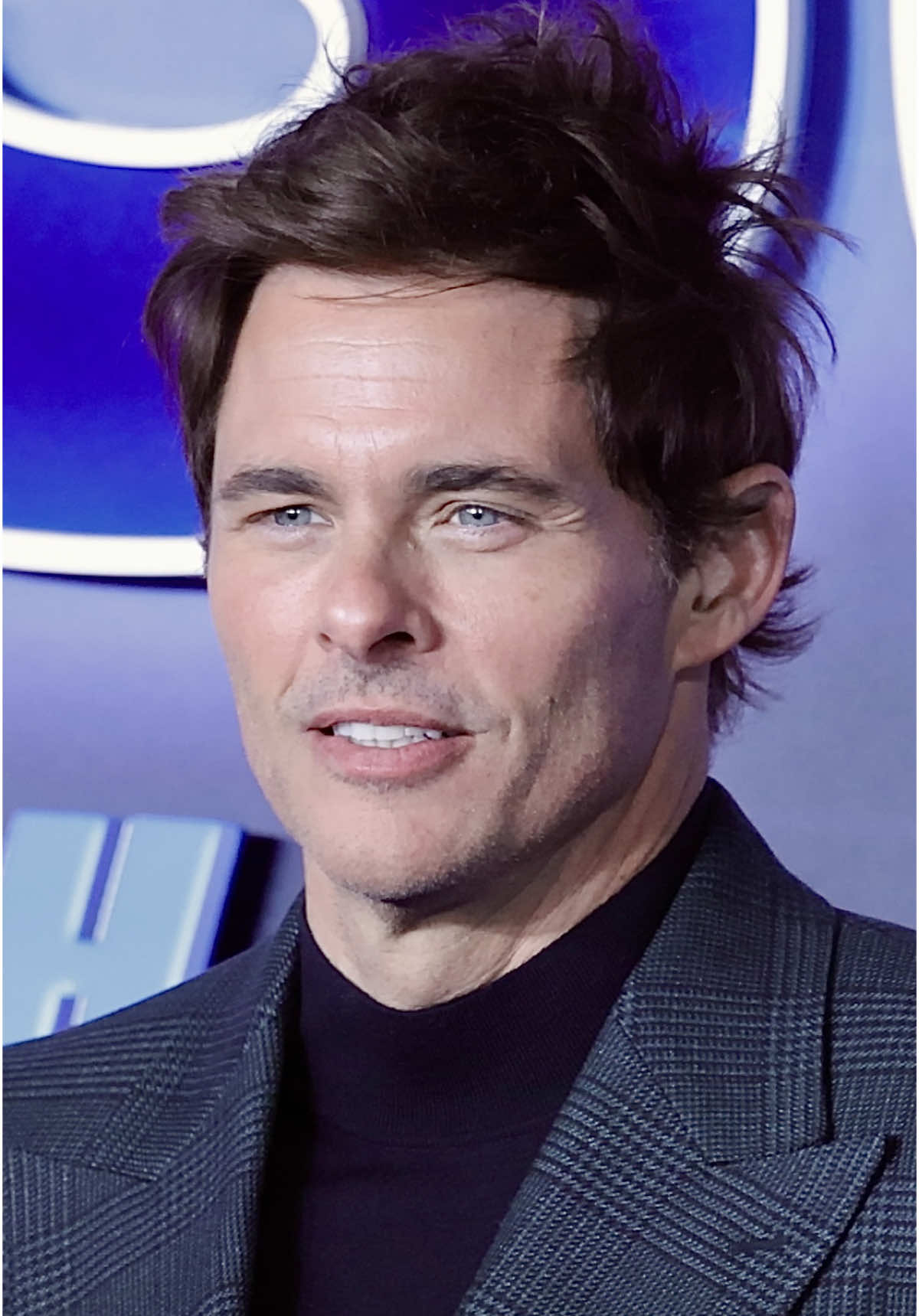 James Marsden Brings Effortless Cool to Sonic Premiere 🔵✨ At the Sonic the Hedgehog London premiere, James Marsden once again proved why he’s Hollywood’s go-to for charm and charisma. Dressed to impress and radiating his signature down-to-earth energy, Marsden owned the blue carpet like it was made just for him. Between greeting fans, sharing laughs, and posing for the cameras, Marsden reminded everyone why he’s the perfect human counterpart to Sonic’s high-speed adventures. Who needs superpowers when you’ve got style and heart?@sonic the hedgehog @Sonic the Hedgehog  #JamesMarsden #SonicMovie #SonicTheHedgehog #LondonPremiere #BlueCarpetVibes #EffortlessCharm #HollywoodStar #RedCarpetStyle #MarsdenMagic #Celebrities #CelebrityStyle #HollywoodActor #HollywoodCharm #SonicFans #FamousFaces #PremiereNight #MovieStar #BlueBlurEnergy #SonicPremiere #StylishCelebs #RedCarpetGoals #SonicAdventure #MarsdenVibes #BlueCarpetMagic #FilmPremiere #CharmingActor #FamousPeople #MovieMagic