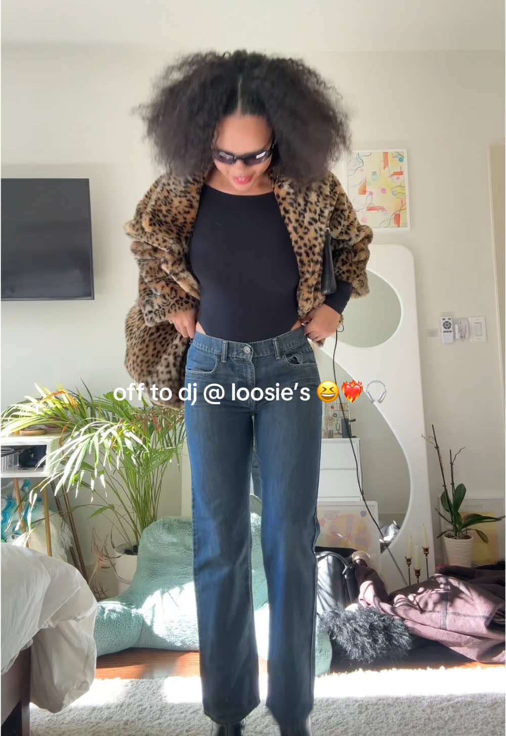 eek!!!! excuse the mess i’m packing #dj  