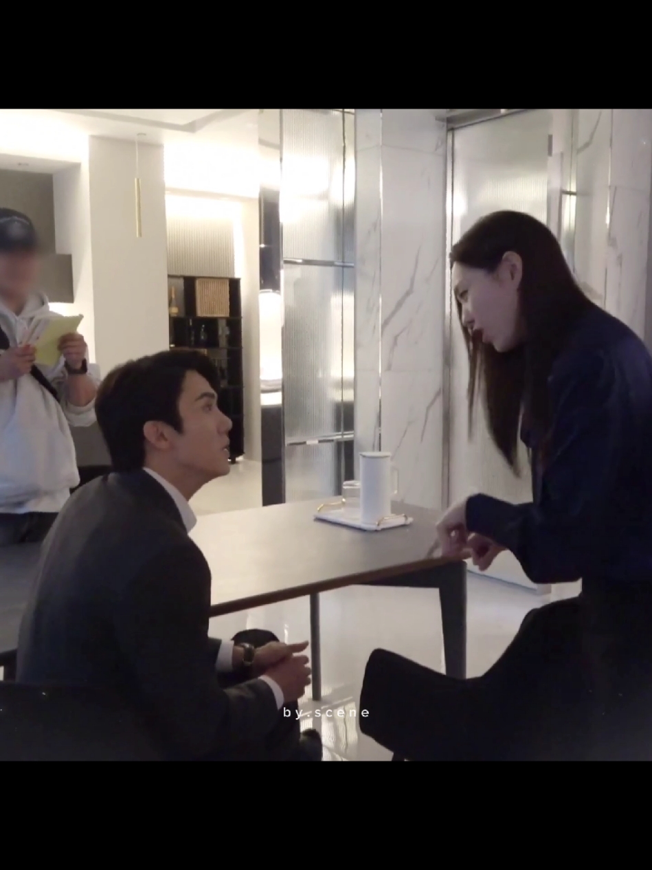 siapapun kasih tau kingkong ide cemerlang ini!! gimana kalo kalian suruh mereka duet beneran, bikin cover terus post di youtube^^ ATAAUU nanti pas mbc awards yoo yeonseok duet sama MCnya🙈 🎶 AKMU - How can I love the heartbreak, you’re the one I love #whenthephonerings #chaesoobin #yooyeonseok #kdrama #netflix #koreandrama #kdramafyp #behindthescenes #foryou #fyp 