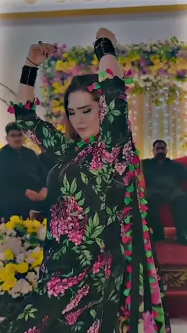 Pari Paro New Dance Performance💃🥀#pakistani#wedding#dance#blackediting#1million#views#fyp#foryou#fypシ#fypviralシ#burhantv  