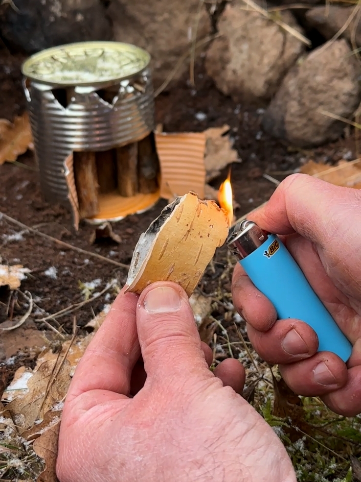 Survival Skills: How to Make a DIY Stove in 5 Minutes in Extreme Conditions. #survival #camping #lifehacks #skills #ideas #Outdoors #bushcraft #forest 