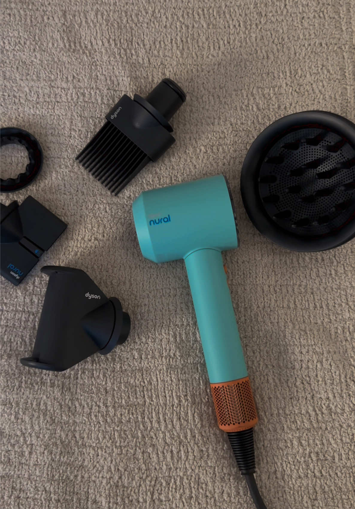 Early Christmas gift 🩵🎄 unbox my new dyson supersonic nural with me. Lets see if its worth the $500!!! @Dyson USA  #fyp #unboxing #beauty #SelfCare #shopping 