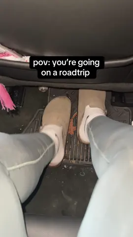 colleen hoover book for the win #naruto #cooleenhoover #bookto #fyppppppppppppppppppppppp #fypシ゚viral #fypシ #paratii #para #microinfluencer #plussize #roadtrip #pov 