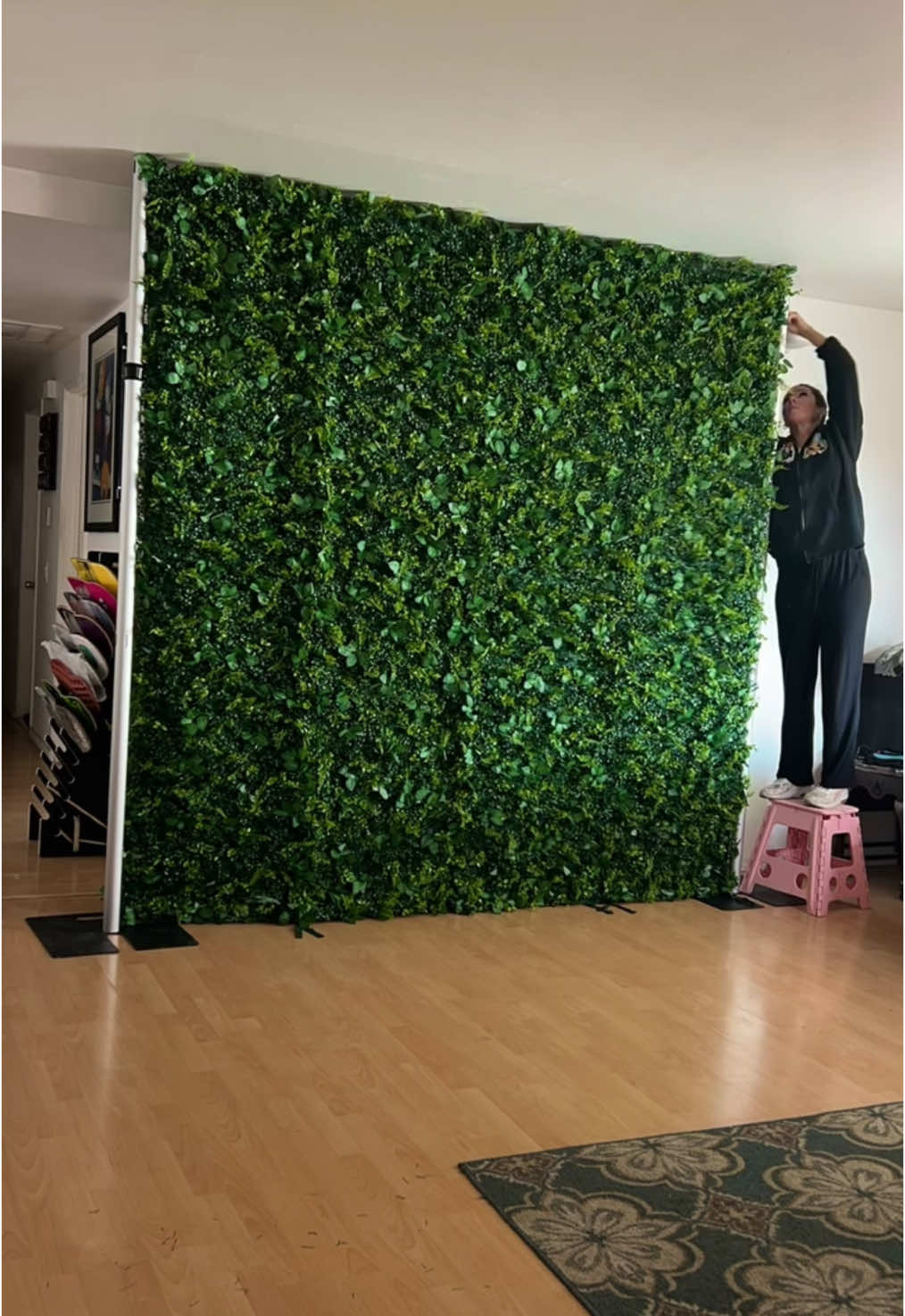The Beautiful “Green Tea” leaf wall behind the scenes set up😍 our walls are the highest quality from @rosemorning !! 💚✅ . . . .#flowerwall #flowerbackdrops #floralbackdrop #eventdecor #weddingdecor #greenwall #backdrops #setuptour 
