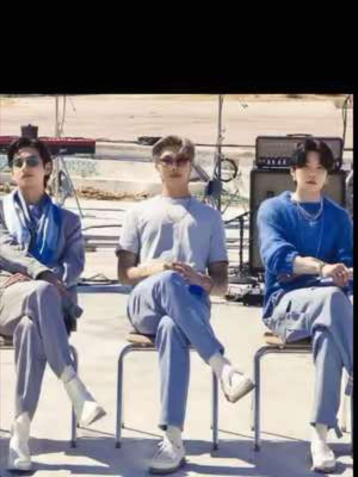 🎯From their humble beginnings to global icons,🔮BTS pours their heart into Born Singer,🎼a song that reflects their journey,🍁struggles,🍀and triumphs.🌟A performance filled with raw emotions and gratitude—this is their story, and they sing it with pride. 💜✨#BTS #bts_official_bighit #fypspotted #bangtan #dance #creatorsearchinsights 