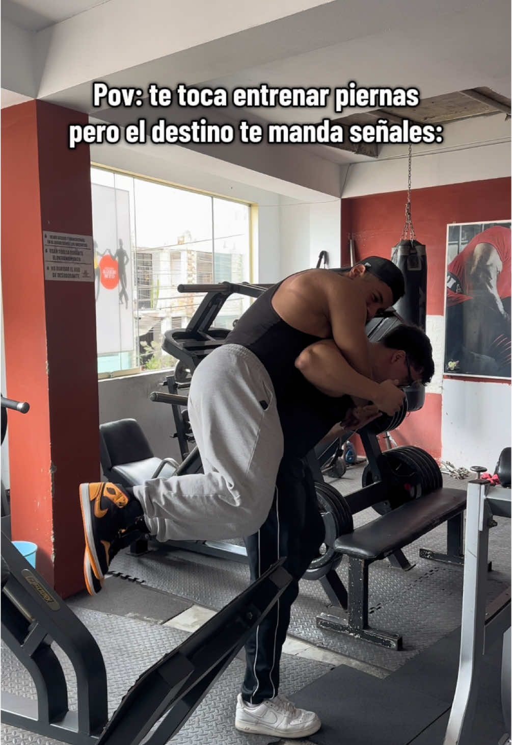 No soy yo, es el destino gente 😳 @Manuel Anglas @Rodrigoo Torres  . #gym #gymrat #Fitness #viral #culturismo #comedia #humor #gymmemes #arathetic #random #foryou #diadepiernas 