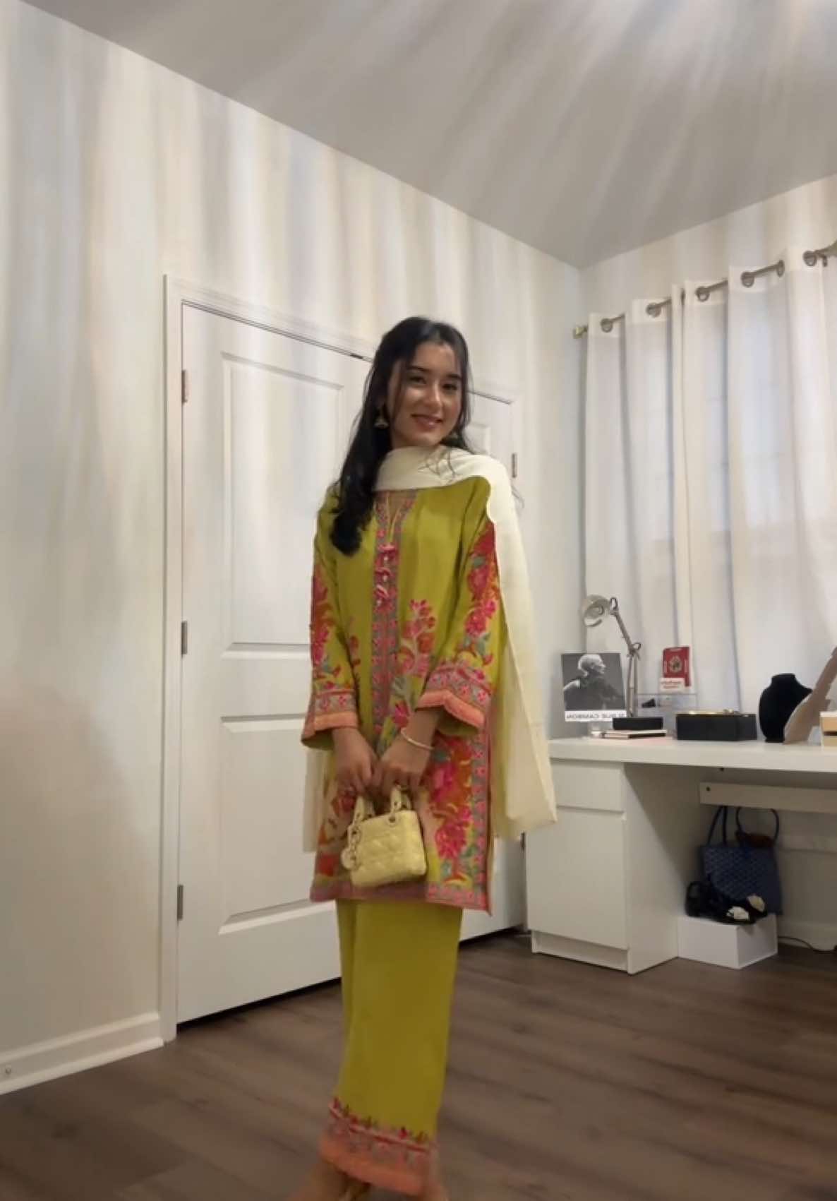 a little desi moment tonight 💛 outfit from @Khaadi  #modest #modestfashion #outfitideas #outfit #outfitinspo #outfitinspiration #outfitoftheday #ootd #outfitoftheday #fashion #fashiontiktok #fashioninspo #fashiontok #pakistani #muslimtiktok 