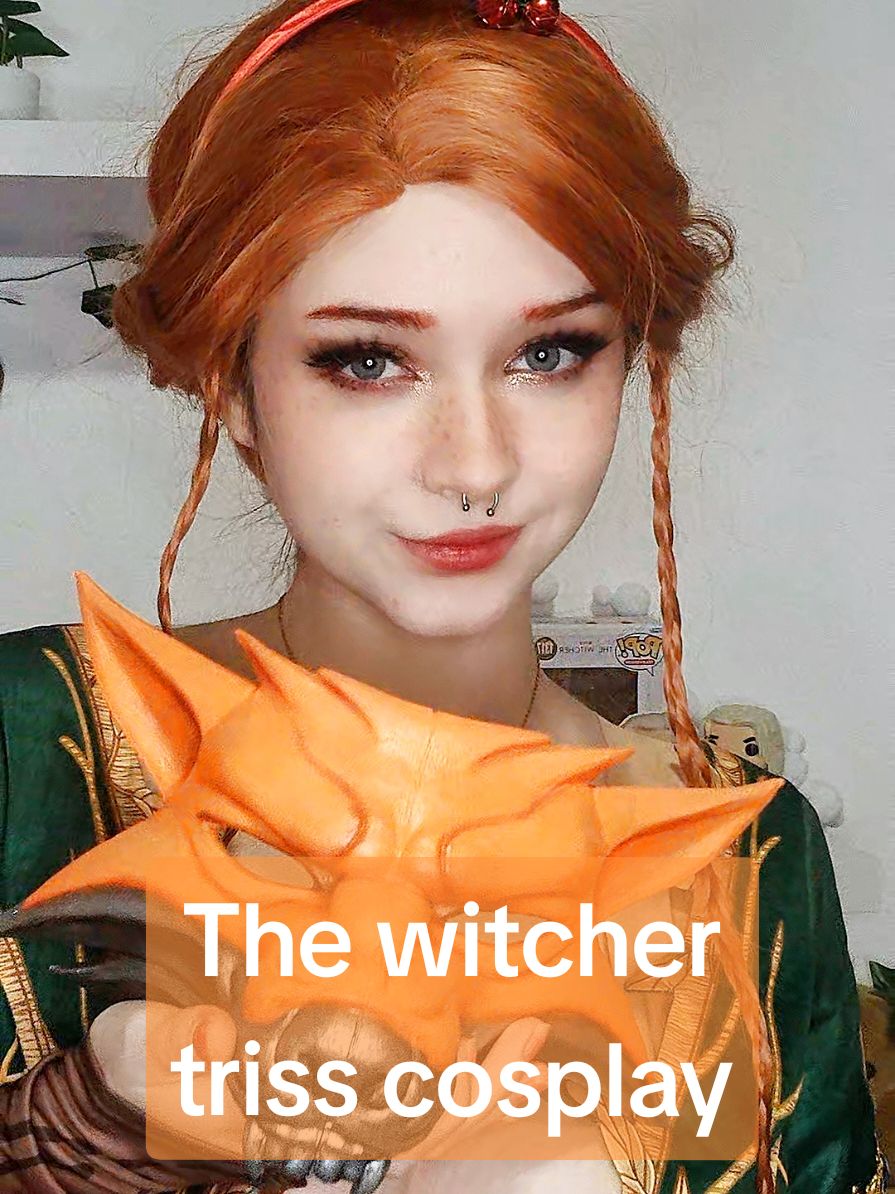 This is what geralts dreams look like 🔥 #cosplay #thewitcher #thewitchercosplay #triss #trisscosplay #trissmerigold #thewitcher3 #thewitcher3cosplay 