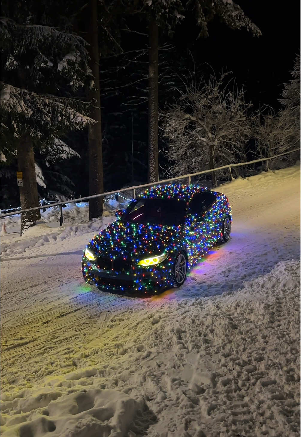 In Christmas Mode☃️ @marcel_M2_  #christmaslightsoncar #christmas #carsoftiktok #bmw #bmwm2 