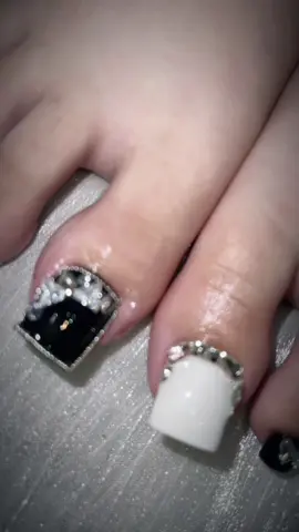 Móng tay k làm cũng được nhưng nhất định phải làm móng chân nhen mấy nàng . 😍😍#nails #naildesigns #naildinhda #nailtet #nailchan 