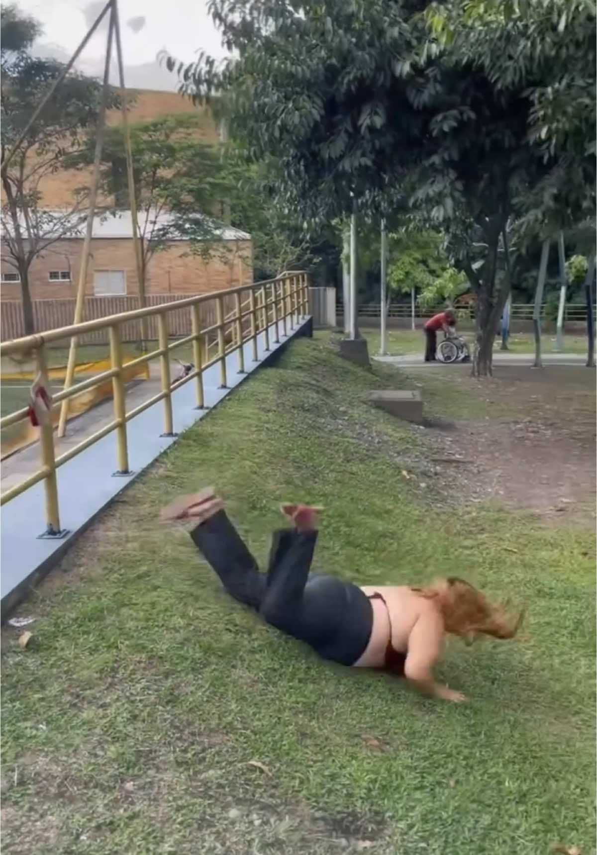 blague drôle😂😂 #funnyy  #prankfunny  #funnytiktok  #blague  #blaguedrole  #pranktiktok 