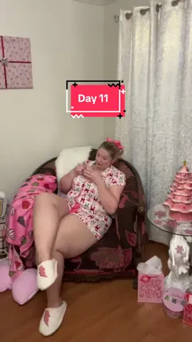 ✨ Day 11 of our countdown to Christmas! Recapping the top questions from last night's live – you guys always have the best ones! 😄 Now it’s time to get ready for live and movie night  🎥🍿!  Let’s talk all about it while I prep for the evening! ✨  #ChristmasCountdown #CoffeeAndConversation #MorningChats #dailylife #questionsigetasked 