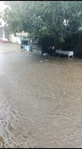 Ojo mok tkon udan tkon nyekel duet po ra ben ono kelanjutane 😂