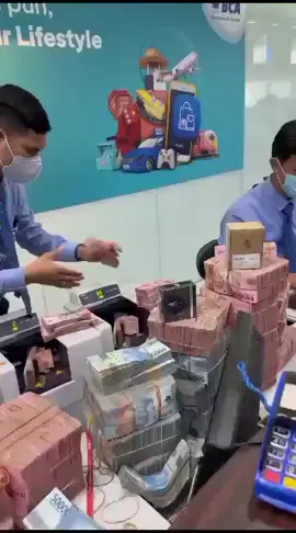 Proses penyerahan dana gaib kepihak bank untuk di proses kerekening anak yang sudah berhasil menyelesaikan ritual dana gaib 😇