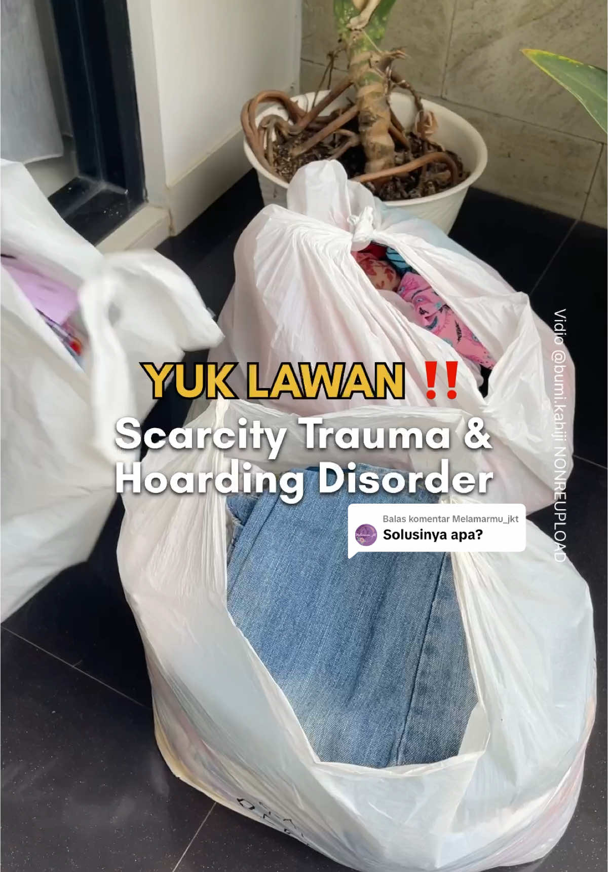 Membalas @Melamarmu_jkt  Ngerasa gak kalau habis decluttering gini hati berasa plong, pikiran berasa tenang? Ya, karena memang barang-barang rusak dan tidak terpakai yang menumpuk itu dapat menyerap energi positic dalam tubuh kita. Dan aku percaya akan hal itu.  Yuk, lawan kebiasaan menumpuk barang dan rasa sayang untuk mengeluarkan. Ini akan jadi kebiasaan buruk sampai tua nanti. Barang yang sayang dikeluarkan lama2 akan menumpuk dan membuat rasa cemas semakin tinggi.  Share Vidio ini ke orang terdekatmu!  #hoardingdisorder #scarcitytrauma #sortirbarang #decluttering #desainrumahminimalis #rumahminimalis #rumahsederhana #homedekor #rumahminimalis #rumahsederhana #interiorrumah #homedesain #rumahminimalist #desainrumah #inspirasirumah #inspirasirumahminimalis