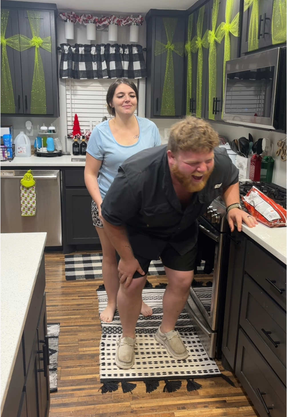 She said she has seen this prank before🙄 #couplehumor #marriedlife #comedy #funny #lol #husbandwife #couplecomedy #Love #prank #humor 