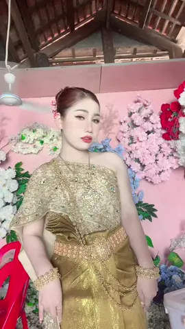 អ្នកកាន់ដគេ🙂😂