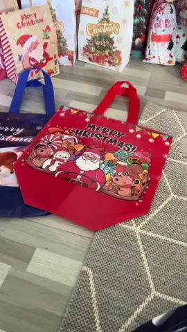 For heavy gifts nmn tyo mga mare 🥰🥰🥰 eco bags for christmas#fyp #budolfinds #christmas #fypシ゚viral #giftwrapping #christmasgift #ecobag #christmasecobag #gifts 