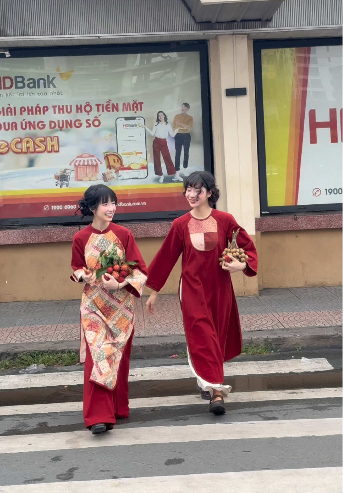 Đi chụp áo dài 2 xị emmm🌼 #tiemanhchuthuat #vairal #thueaodai #aodaitet #tet2025 #trendtet #tet #viewchuptet 