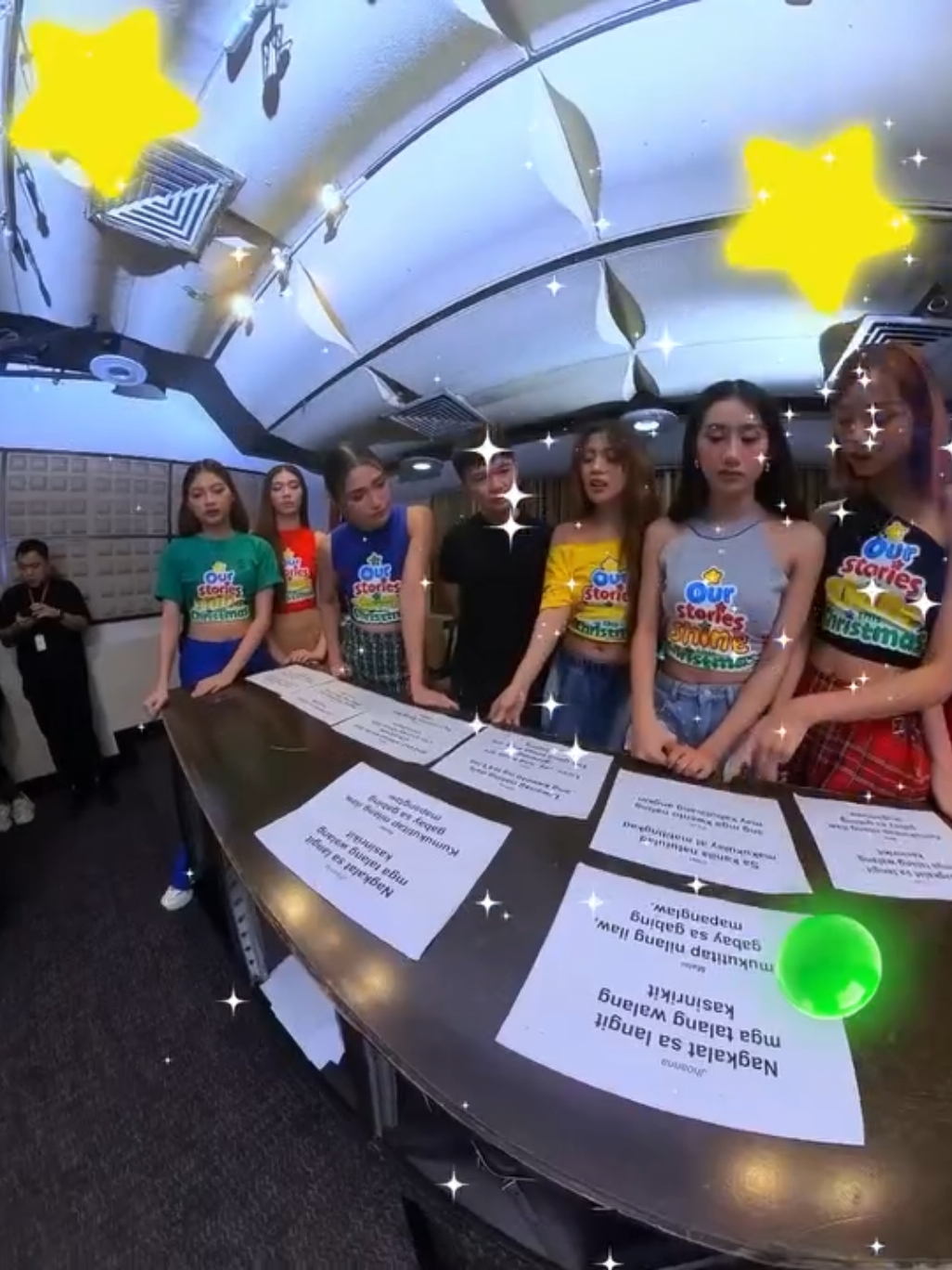 Let’s unwrap the joy this season with BINI! Sama-sama nating pakinggan ang himig na magdadala ng liwanag ngayong Pasko! ✨  Handog namin sa inyo ang #ABSCBNChristmasID2024 BINI Recording Session! Maligayang Pasko, mga Kapamilya! 🎄 #OurStoriesShineThisChristmas 