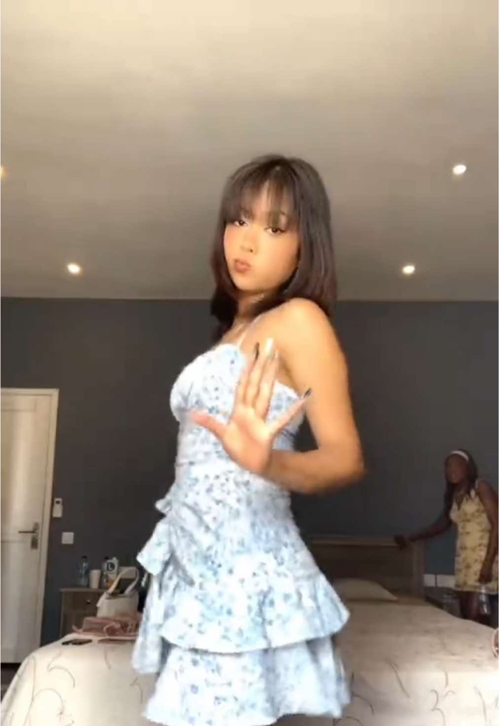 i was lowkey shy while filming this infront of the girls ft. @Anaïs🌺 in the back😭😭 #poptheballoon #fyp #dancechallenge #tyla #mauritius🇲🇺 #mru🇲🇺 #trendy #push2start @Tyla ❤️ 