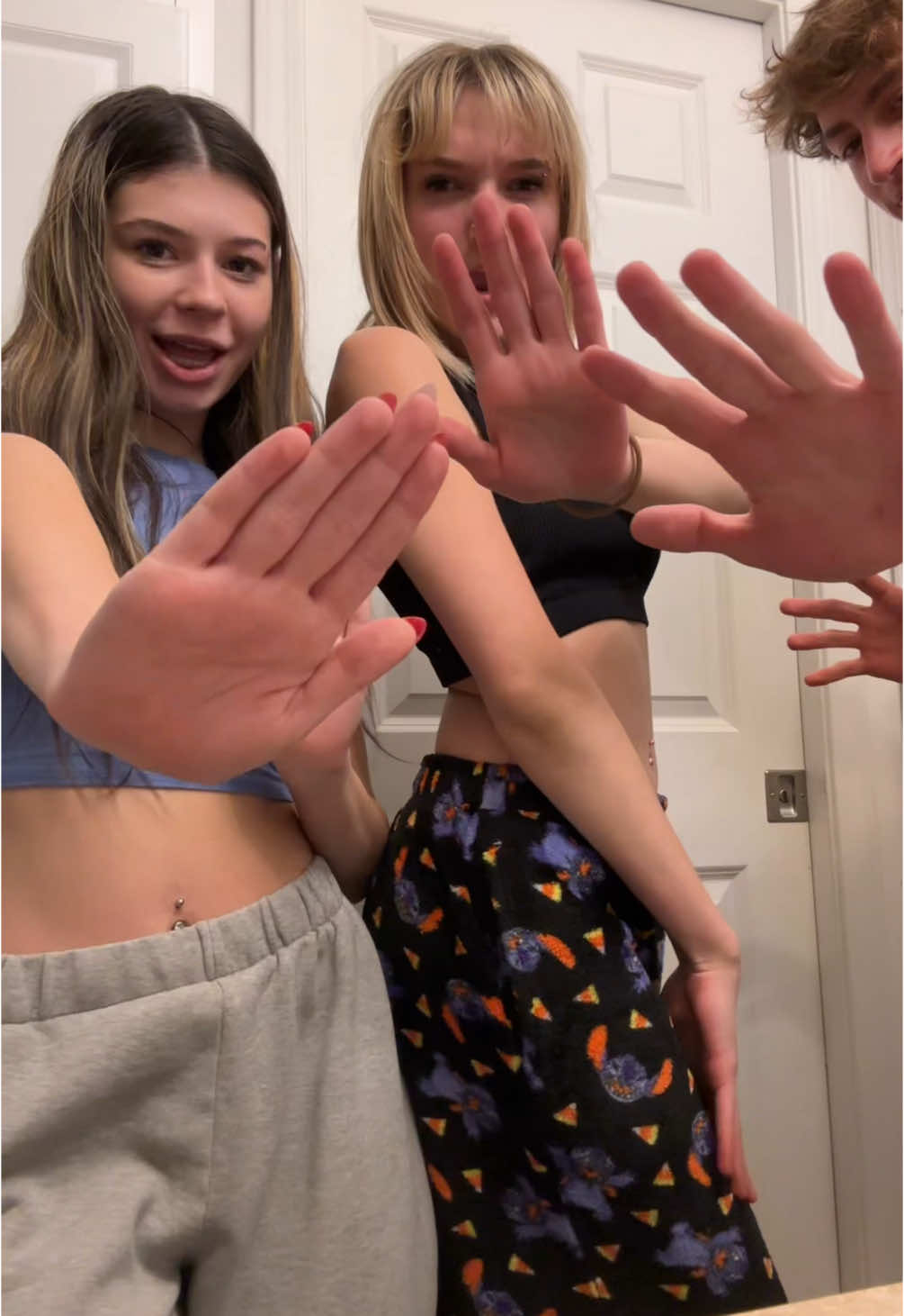✋🏻🕺🏼@alaina @616.logan 