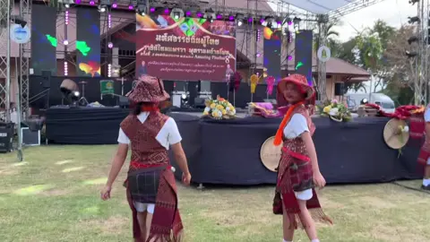 ตามหาอ้าย… ที่งานพุทราหวาน #ตามหาอ้าย #ฮักอ้ายพ่ายเด้งดึ๋ง #เด้งดึ๋ง #บ้านโพนแพรวา #ฮักโพนแพรวา #คำม่วง #กาฬสินธุ์ #เวียงนฤมล #ฟ้อนละครภูไทกาฬสินธุ์  #โรงเรียนชุมชนโพนพิทยาคม 