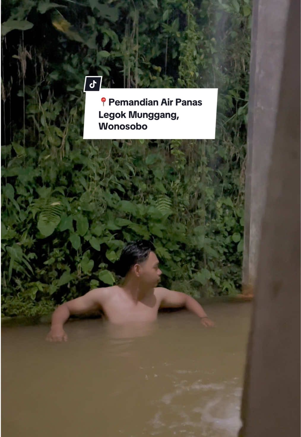 Salah satu hidden gem di Wonosobo, karena ini air belerang asli maka warnanya sedikit pekat. Tempat ini cocok buat kalian yang suka berendam untuk merilekskan badan dan pikiran 💆🏼‍♂️🍃😍 📍Pemandian air panas Legok Munggang, Wonosobo #wonosobo #wonosobo24jam #wonosobozone #JelajahLiburan #wonosoboasri #wonosobohitz 