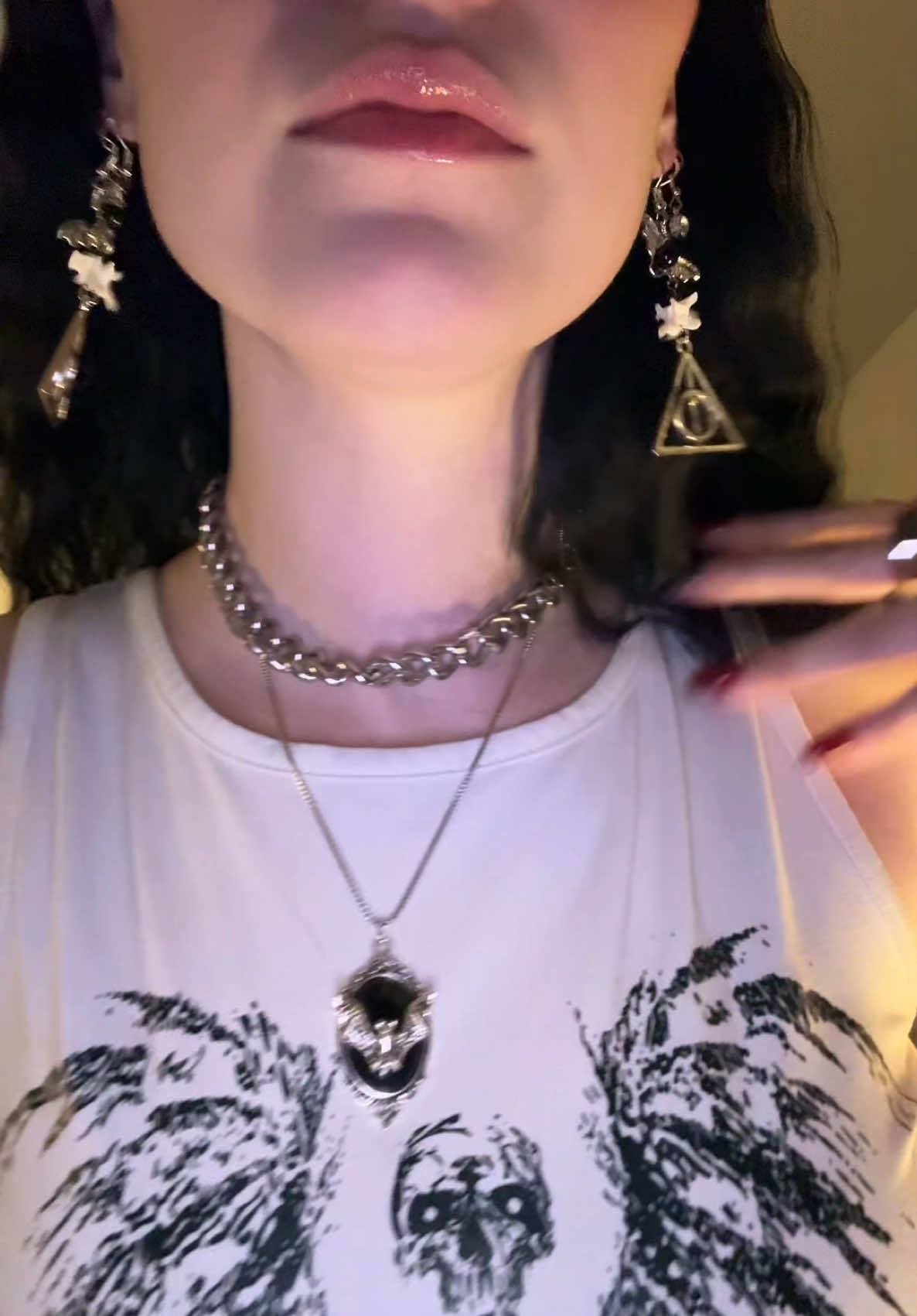 #OOTD and #jewlery #of #the #day 🖤❤️ going out nick nick to be antisocial next to him while he socializes hahaha #mysteryjewlerygirl #trendingvideo #fyp #trending #imjustagirl 